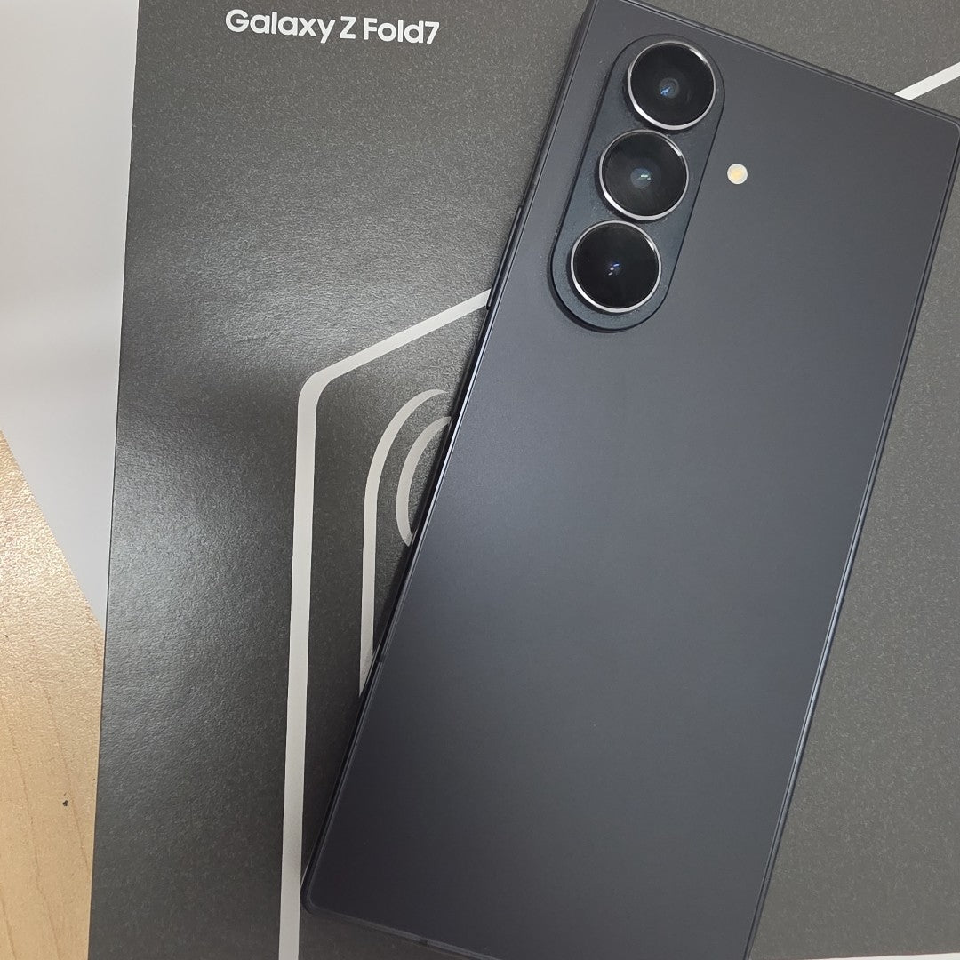 CELULAR SAMSUNG GALAXY Z FOLD7 SM-F966B (2025) 1 TB 16 GB RAM (SEMINUEVO)