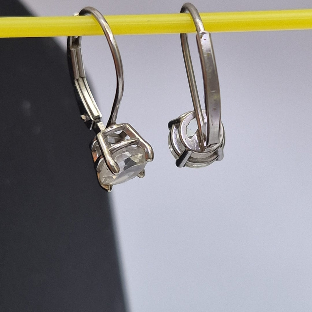 ARETES PAR ORO BLANCO 14 K 1,60 GRMS (SEMINUEVO)