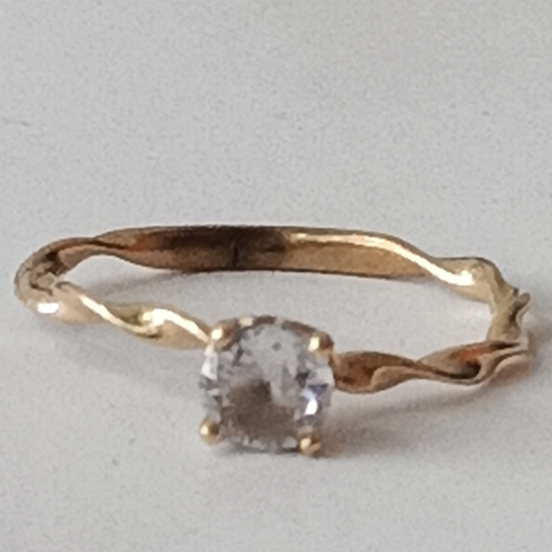 SOLITARIO ORO 14 K 1.3 GRMS (SEMINUEVO)