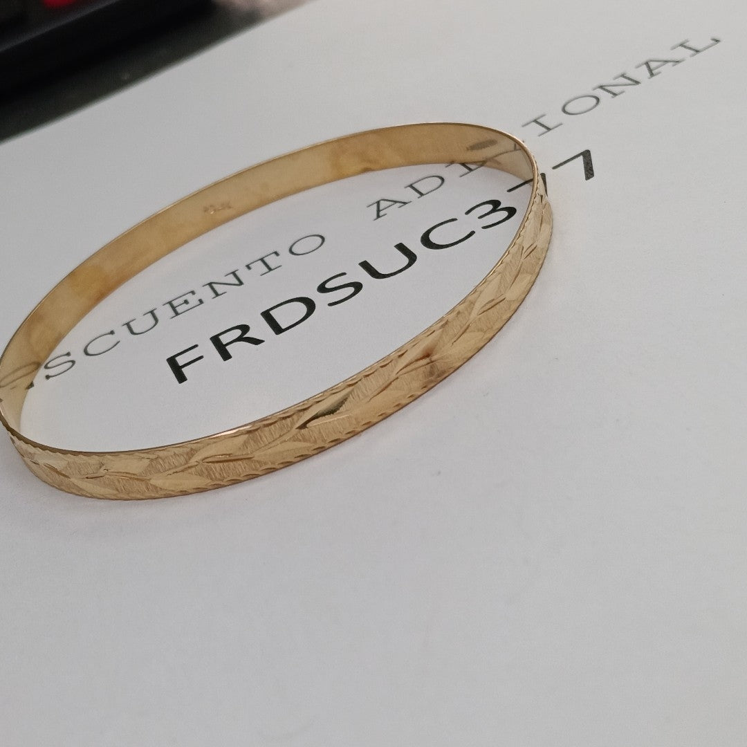 PULSERA RIGIDA ORO 10 K 10.5 GRMS (SEMINUEVO)