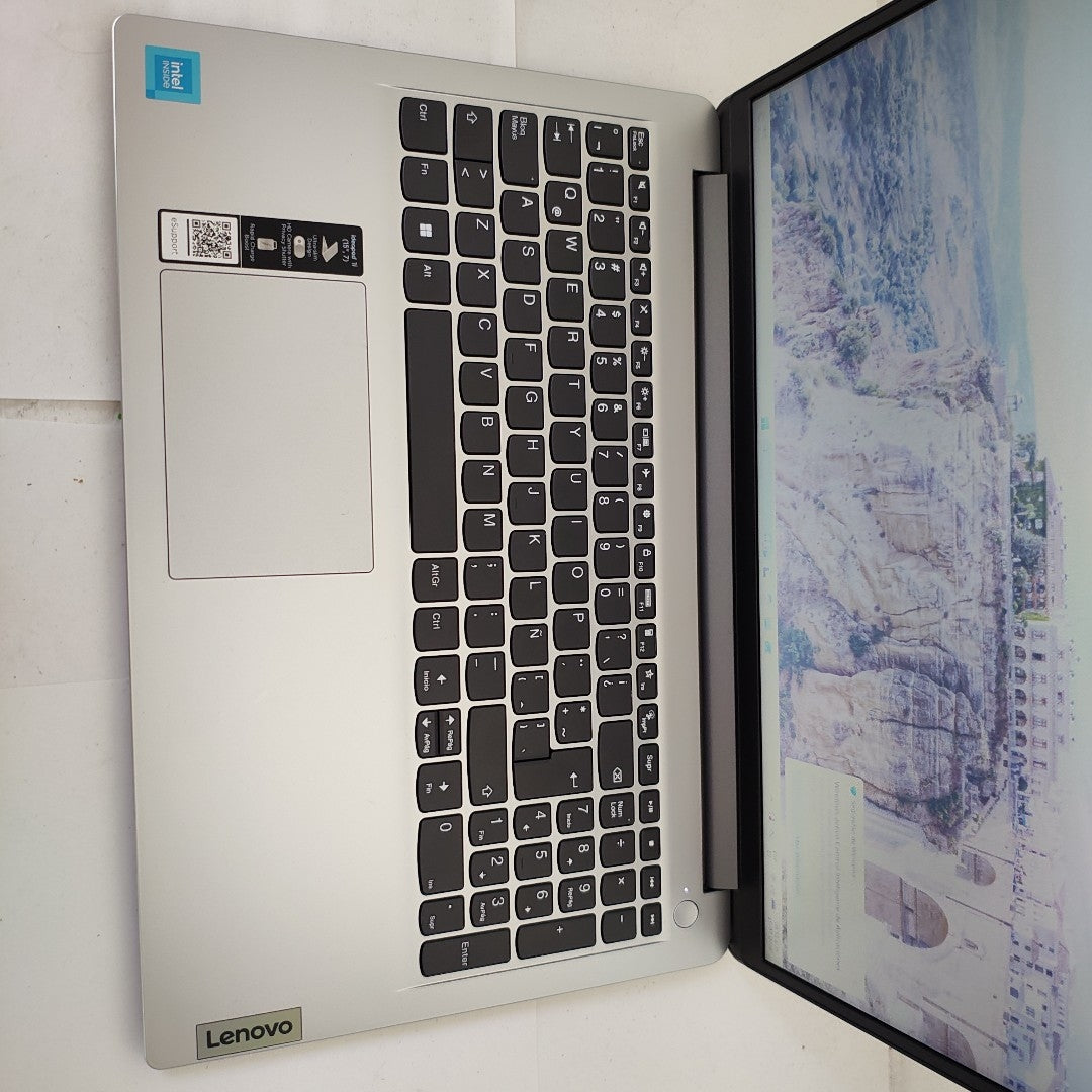 LAPTOP LENOVO IDEAPAD 1 15 IJL7 (2025) 256 GB SSD 8 GB RAM (SEMINUEVO)