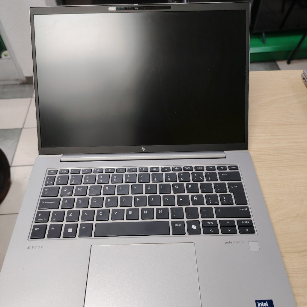 LAPTOP HP ZBOOK FIREFLY 14 G11 (2024) 512 GB SSD 16 GB RAM (SEMINUEVO)