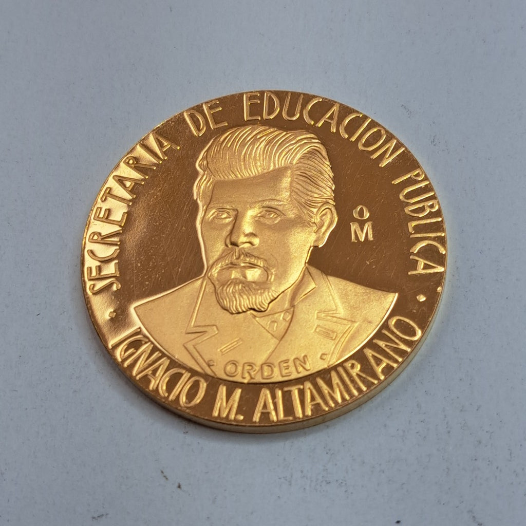 MEDALLA CONMEMORATIVA ORO 21 K 42 GRMS (SEMINUEVO)