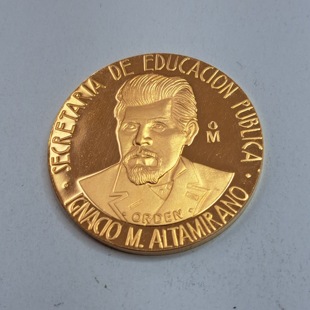 MEDALLA CONMEMORATIVA ORO 21 K 42 GRMS (SEMINUEVO)