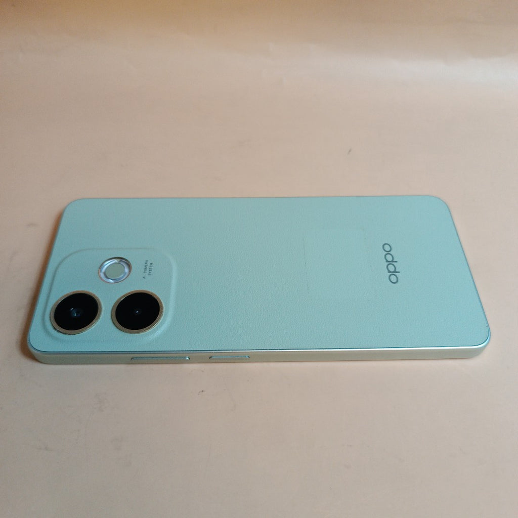 CELULAR OPPO A5 PRO CPH2711 (2025) 256 GB 8 GB RAM (SEMINUEVO)
