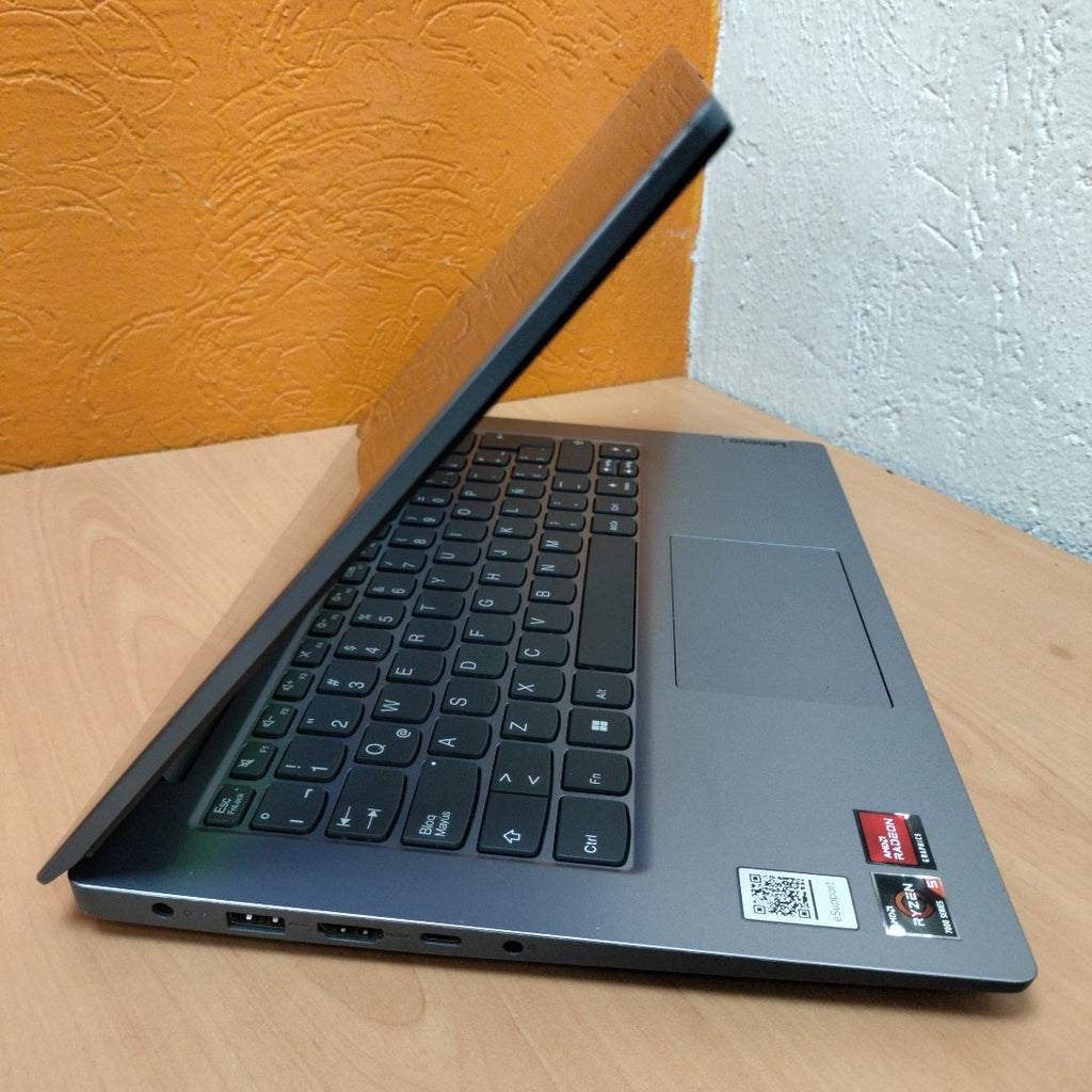 LAPTOP LENOVO V14 G4 AMN (2024) 512 GB SSD 16 GB RAM (SEMINUEVO)