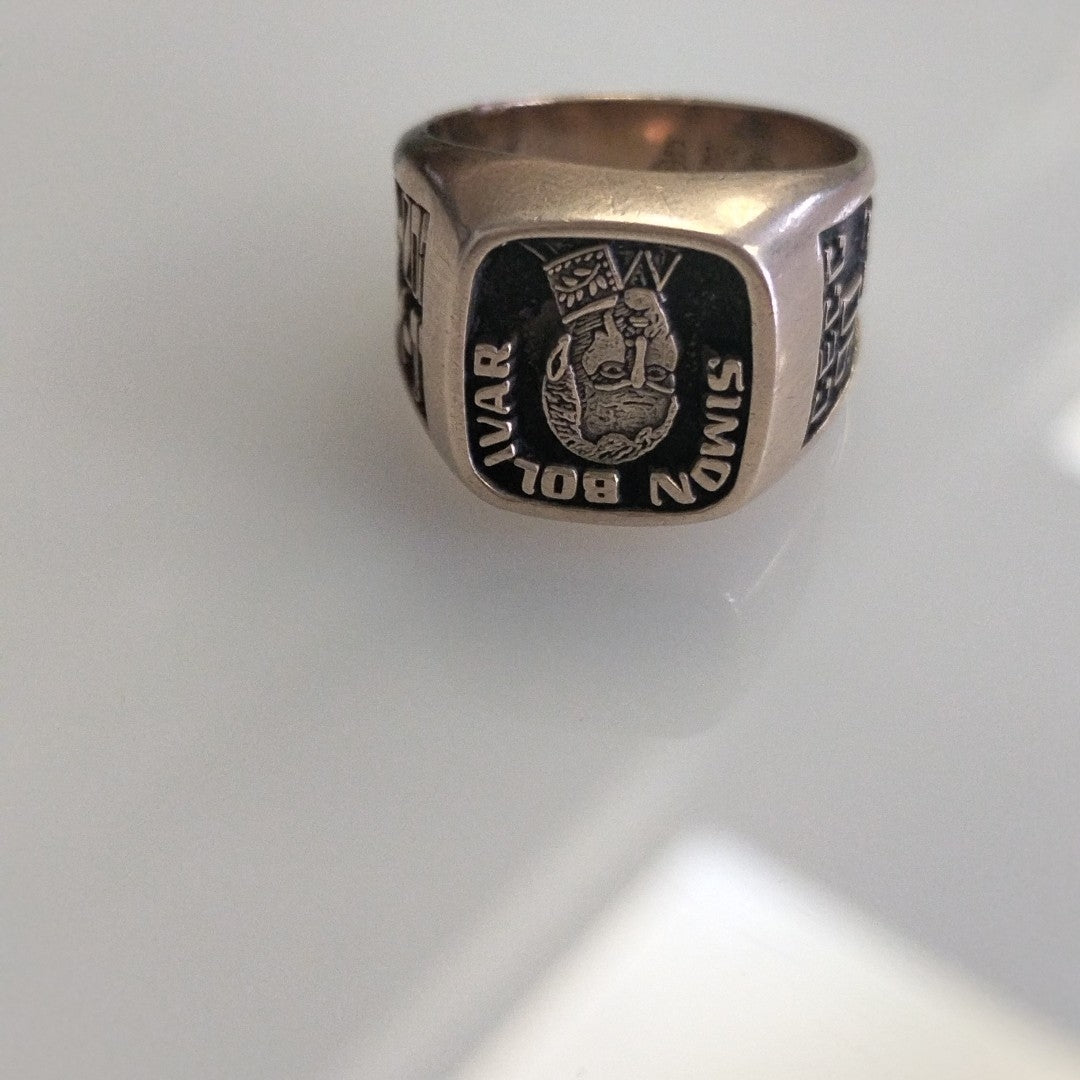 ANILLO DE GRADUACIÓN ORO 8 K 9.4 GRMS (SEMINUEVO)