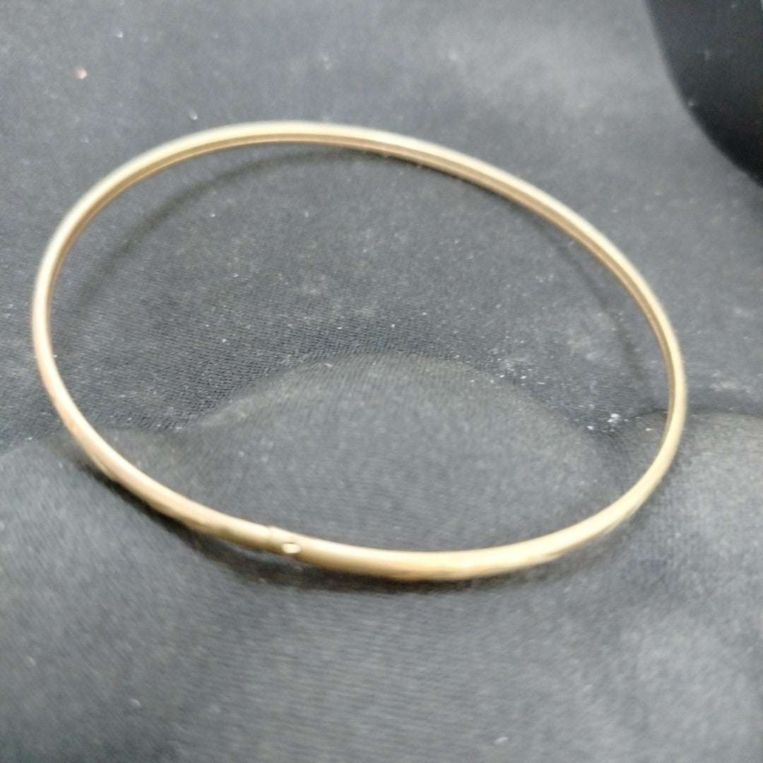 PULSERA RIGIDA ORO 10 K 3.4 GRMS (SEMINUEVO)