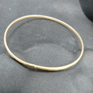 PULSERA RIGIDA ORO 10 K 3.4 GRMS (SEMINUEVO)
