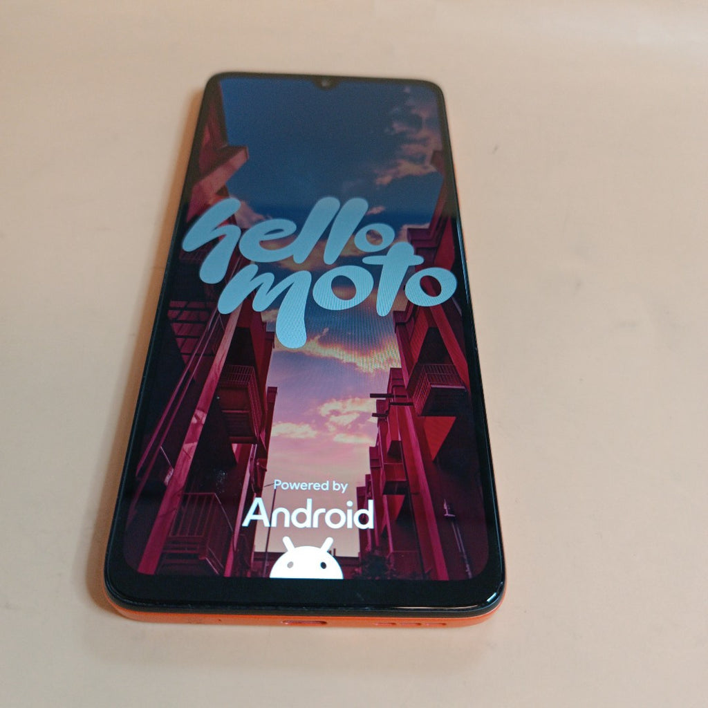 CELULAR MOTOROLA MOTO G06 XT2535-2 (2025) 256 GB 4 GB RAM (SEMINUEVO)