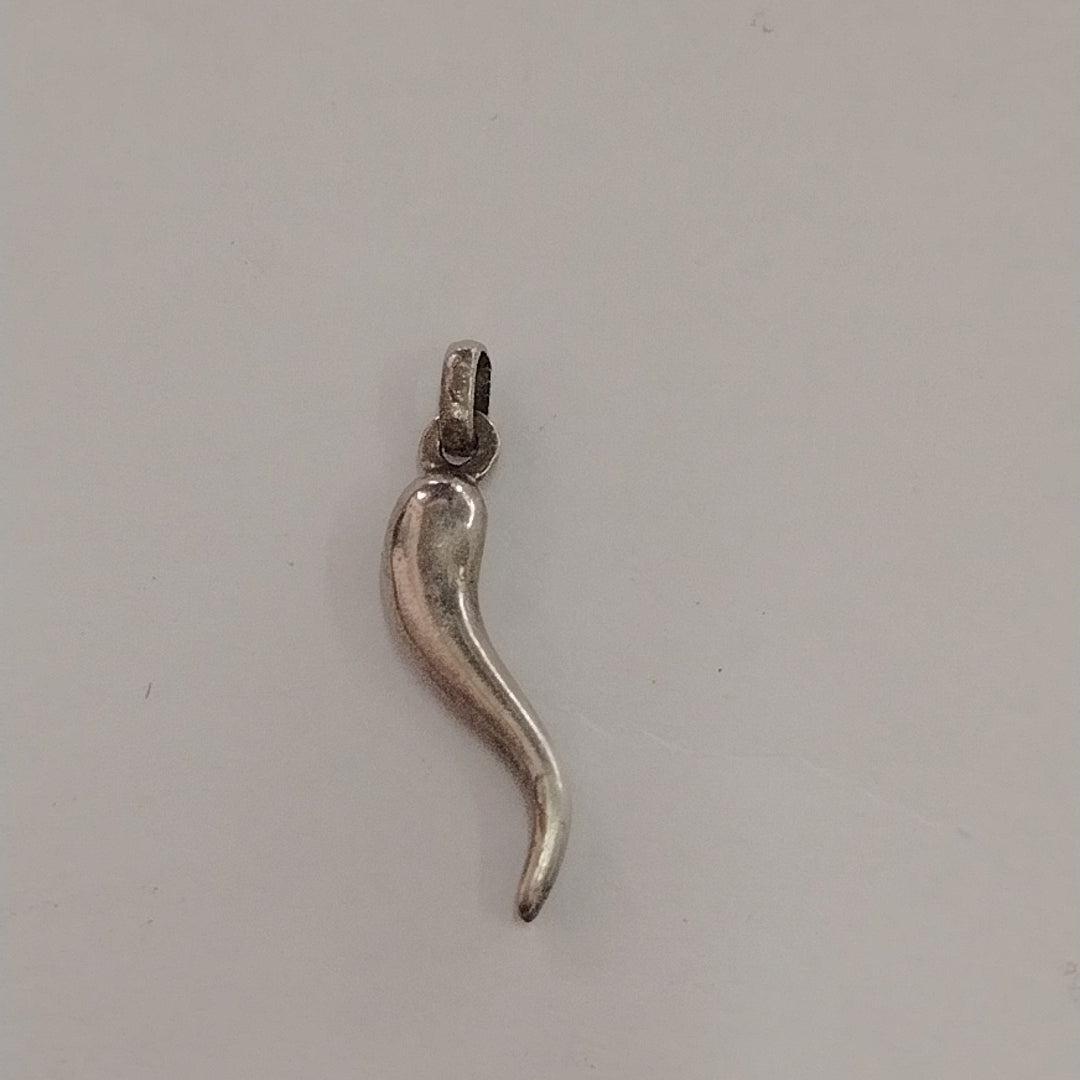 DIJE PLATA 0.8 GRMS (SEMINUEVO)
