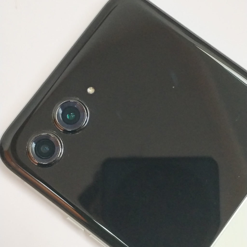CELULAR MOTOROLA RAZR 60 XT2553-1 (2025) 512 GB 12 GB RAM (SEMINUEVO)
