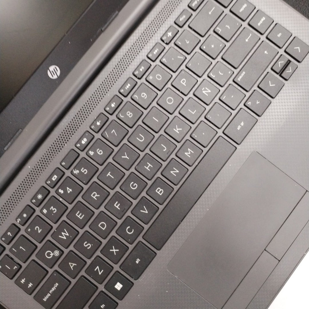 LAPTOP HP 245 G9 (2023) 256 GB SSD 8 GB RAM (SEMINUEVO)