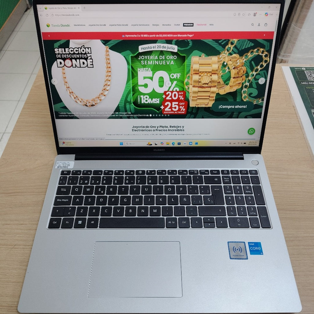 LAPTOP HUAWEI MATEBOOK D16 MCLF-X (2024) 512 GB SSD 8 GB RAM (SEMINUEVO)
