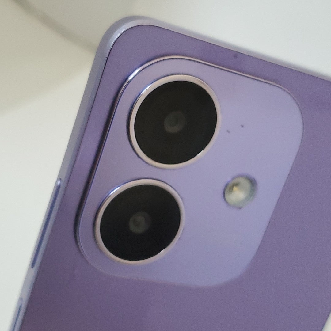 CELULAR OPPO A40 CPH2669 (2024) 256 GB 4 GB RAM (SEMINUEVO)