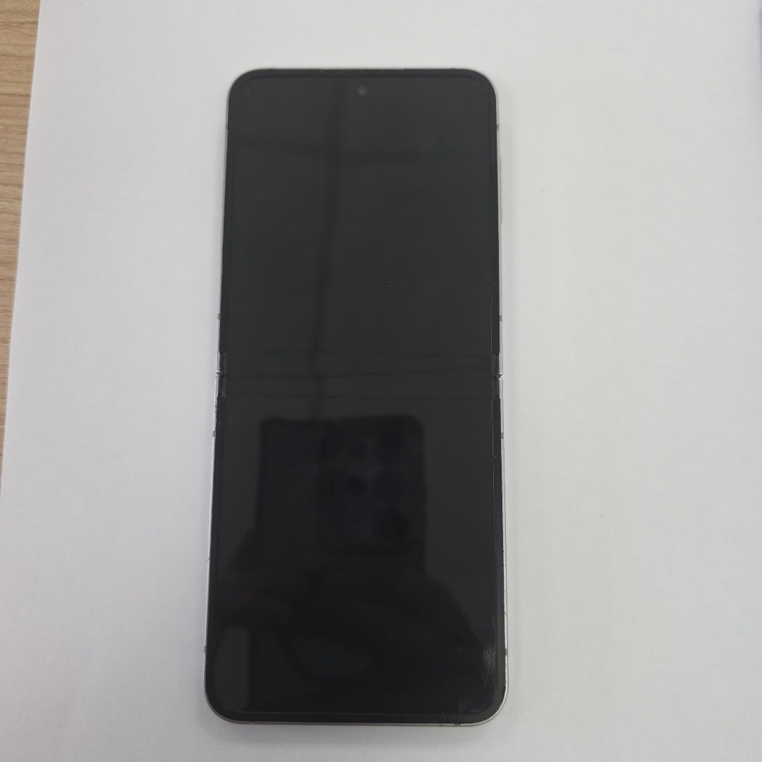 CELULAR SAMSUNG GALAXY Z FLIP6 SM-F741B (2024) 256 GB 12 GB RAM (SEMINUEVO)