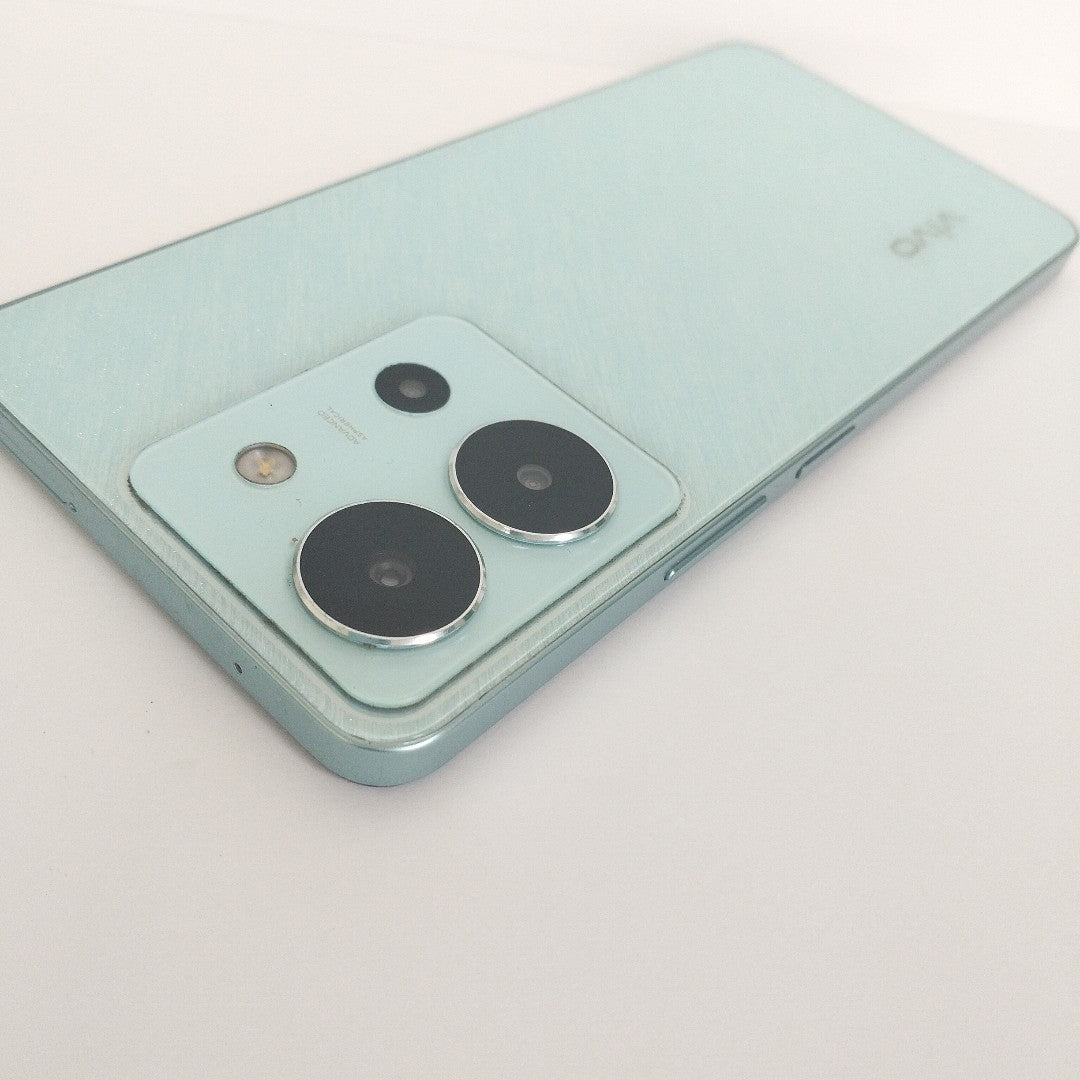 CELULAR VIVO Y36 V2247 256 GB 8 GB RAM (SEMINUEVO)