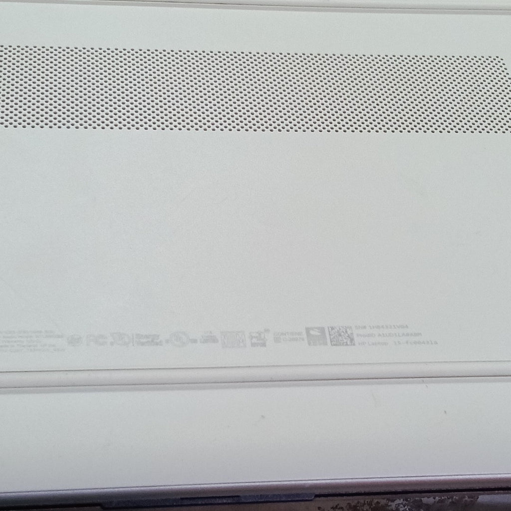 LAPTOP HP 15-FC0043LA (2024) 512 GB SSD 8 GB RAM (SEMINUEVO)
