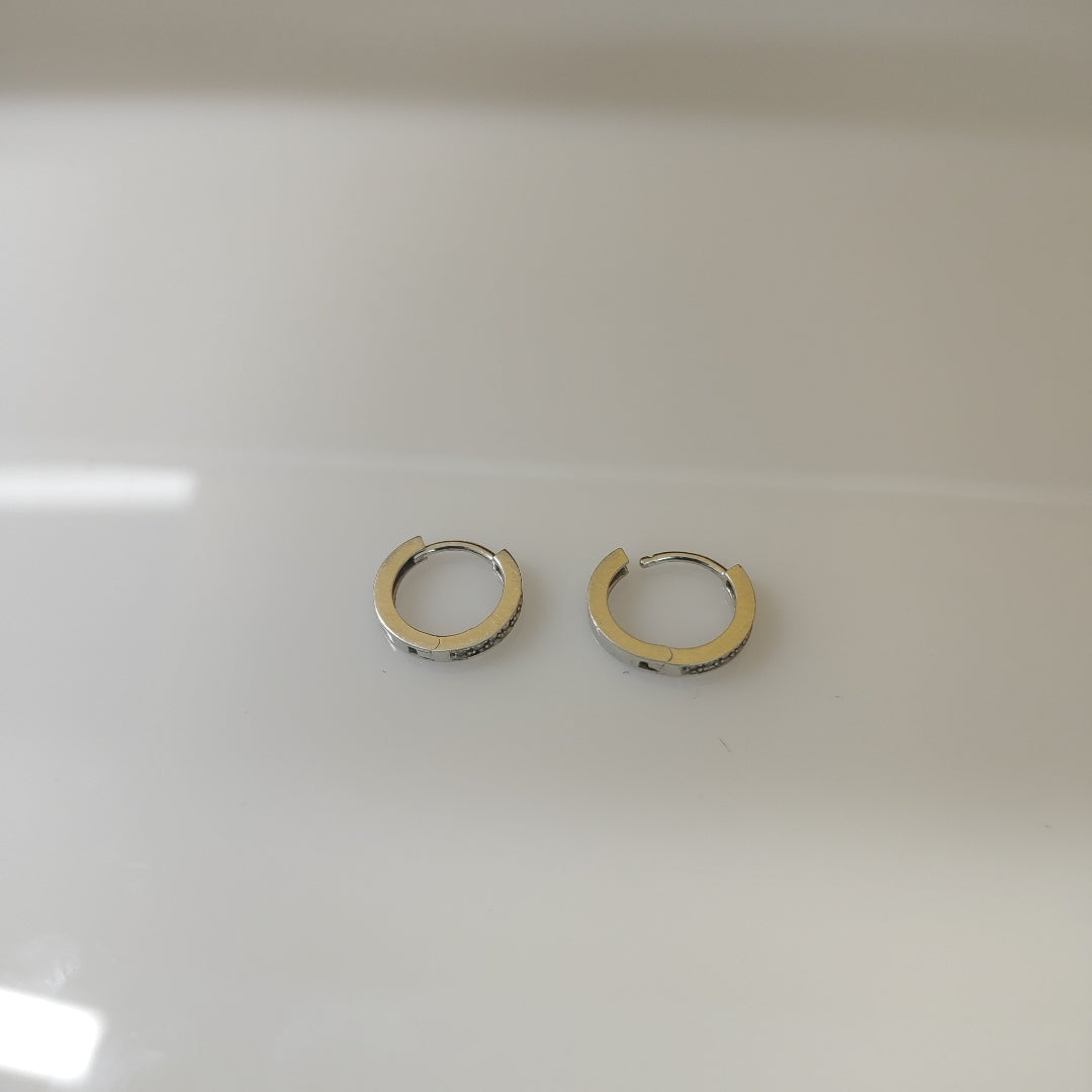 ARRACADAS PAR ORO BLANCO 14 K 1.6 GRMS (SEMINUEVO)