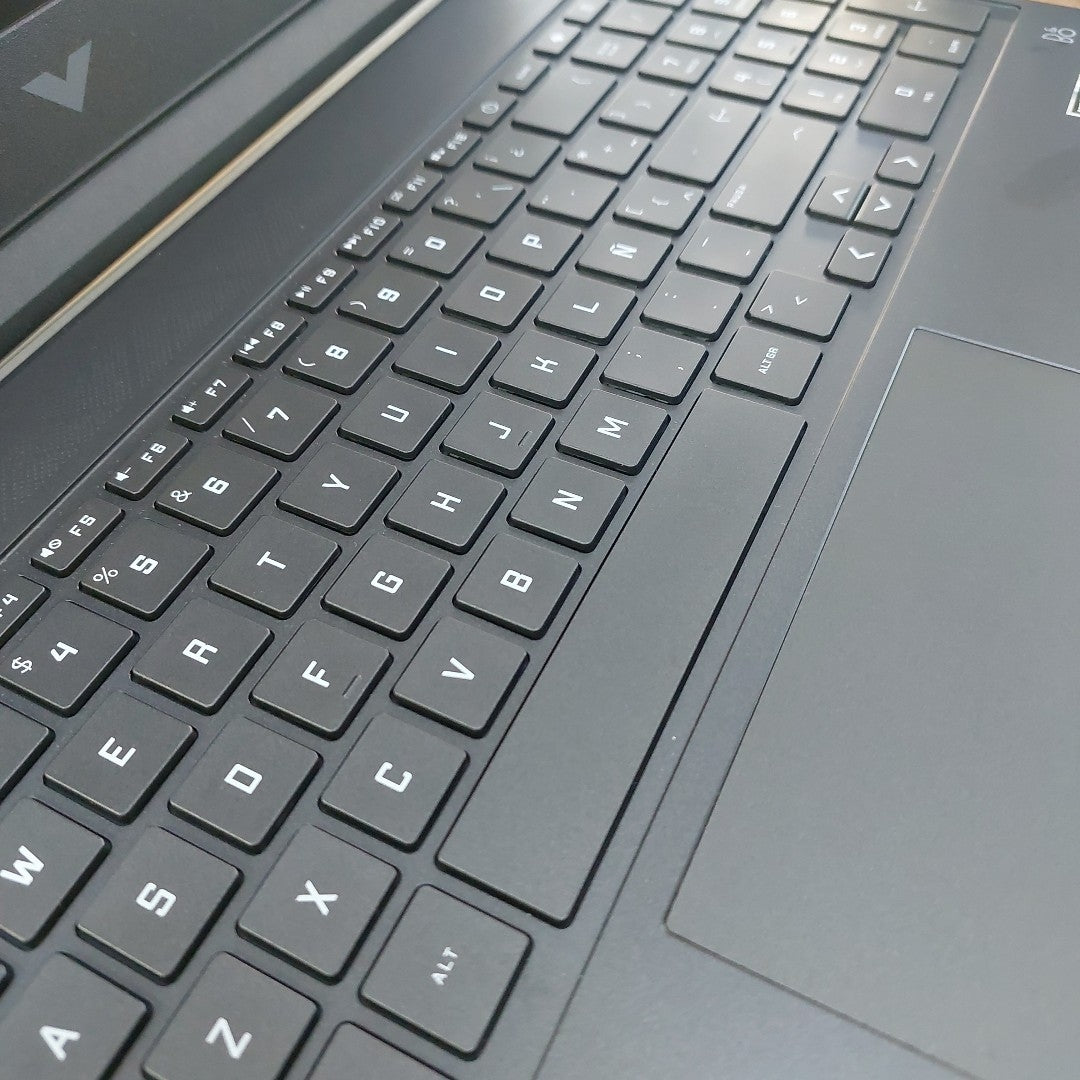 LAPTOP HP VICTUS 15-FB0123LA (2023) 512 GB SSD 16 GB RAM (SEMINUEVO)