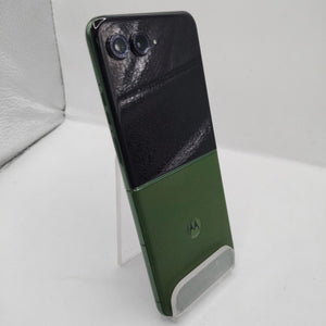 CELULAR MOTOROLA RAZR 50 ULTRA XT2451-3 (2024) 512 GB 12 GB RAM (SEMINUEVO)