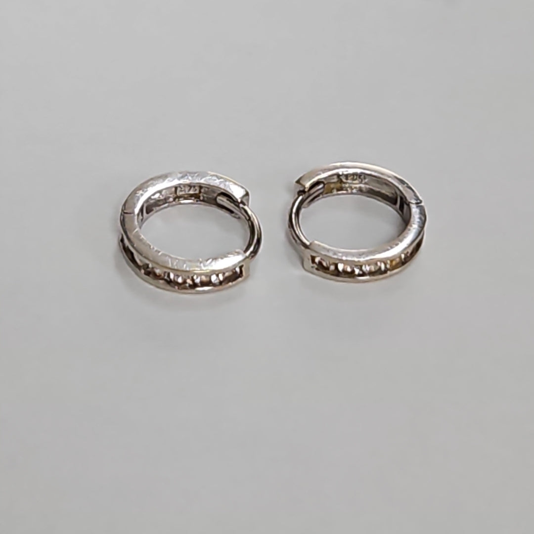 ARRACADAS PAR ORO BLANCO 14 K 1,00 GRMS (SEMINUEVO)