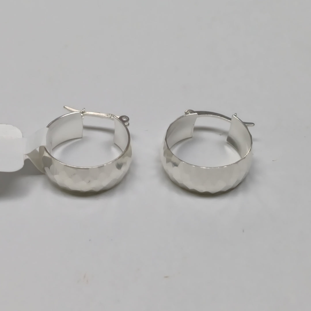 ARETES ARRACADAS FACETADAS PLATA .925 2.8 GR (NUEVO)