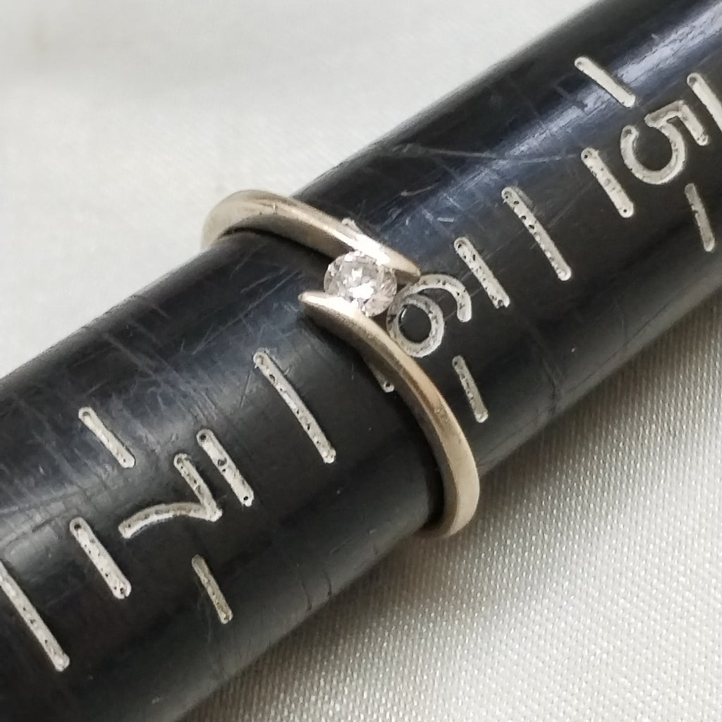 ANILLITO ORO, ORO BLANCO 14 K 1.3 GRMS (SEMINUEVO)