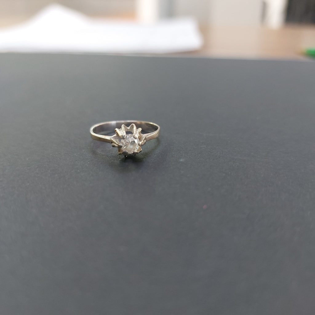 ANILLO ORO BLANCO 10 K 1.6 GRMS (SEMINUEVO)