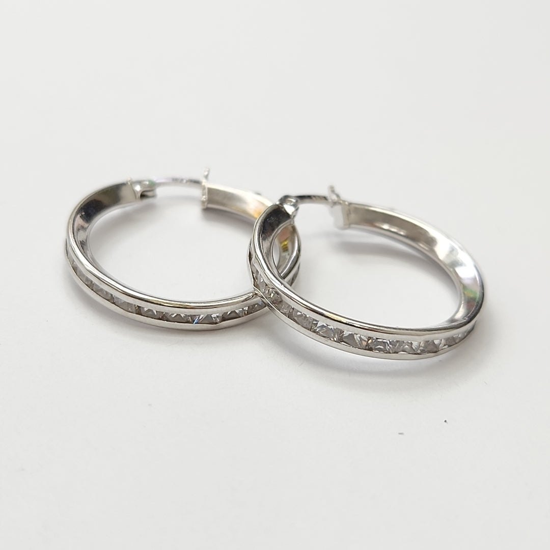 ARRACADAS PAR ORO BLANCO 14 K 2.9 GRMS (SEMINUEVO)