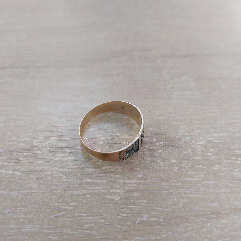 ANILLO DE GRADUACIÓN ORO 8 K 1.7 GRMS (SEMINUEVO)