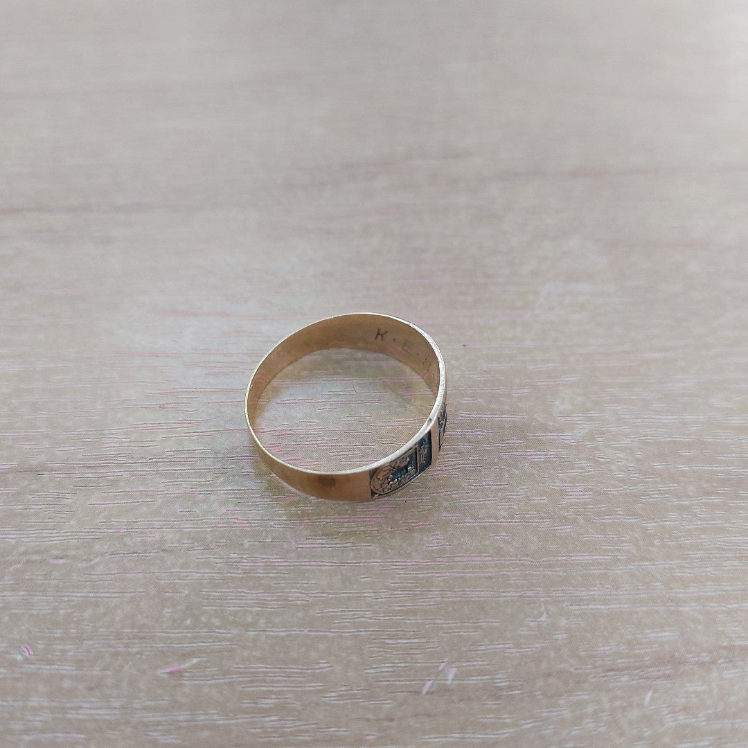 ANILLO DE GRADUACIÓN ORO 8 K 1.7 GRMS (SEMINUEVO)