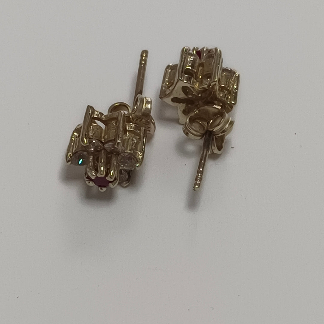 ARETES PAR ORO 14 K 2.9 GRMS (SEMINUEVO)