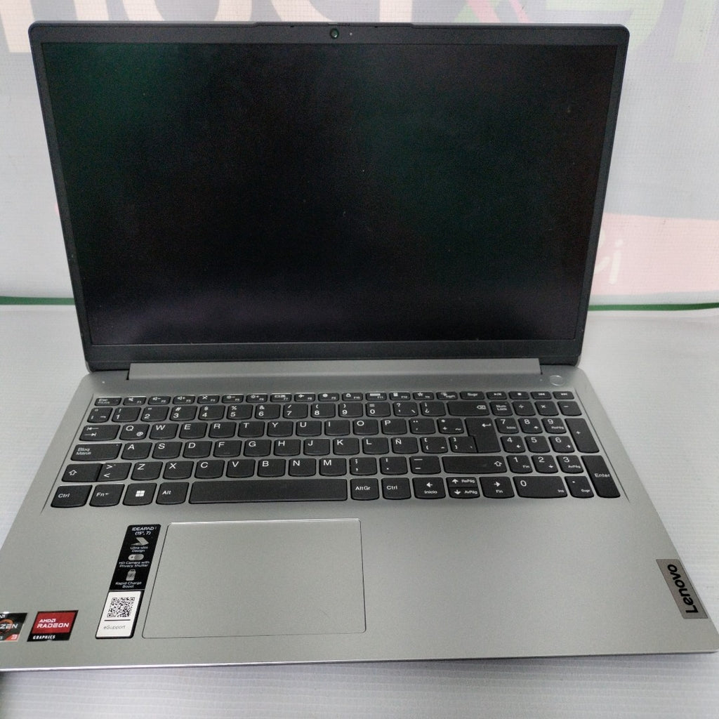 LAPTOP LENOVO IDEAPAD 1 15AMN7 (2024) 256 GB SSD 8 GB RAM (SEMINUEVO)