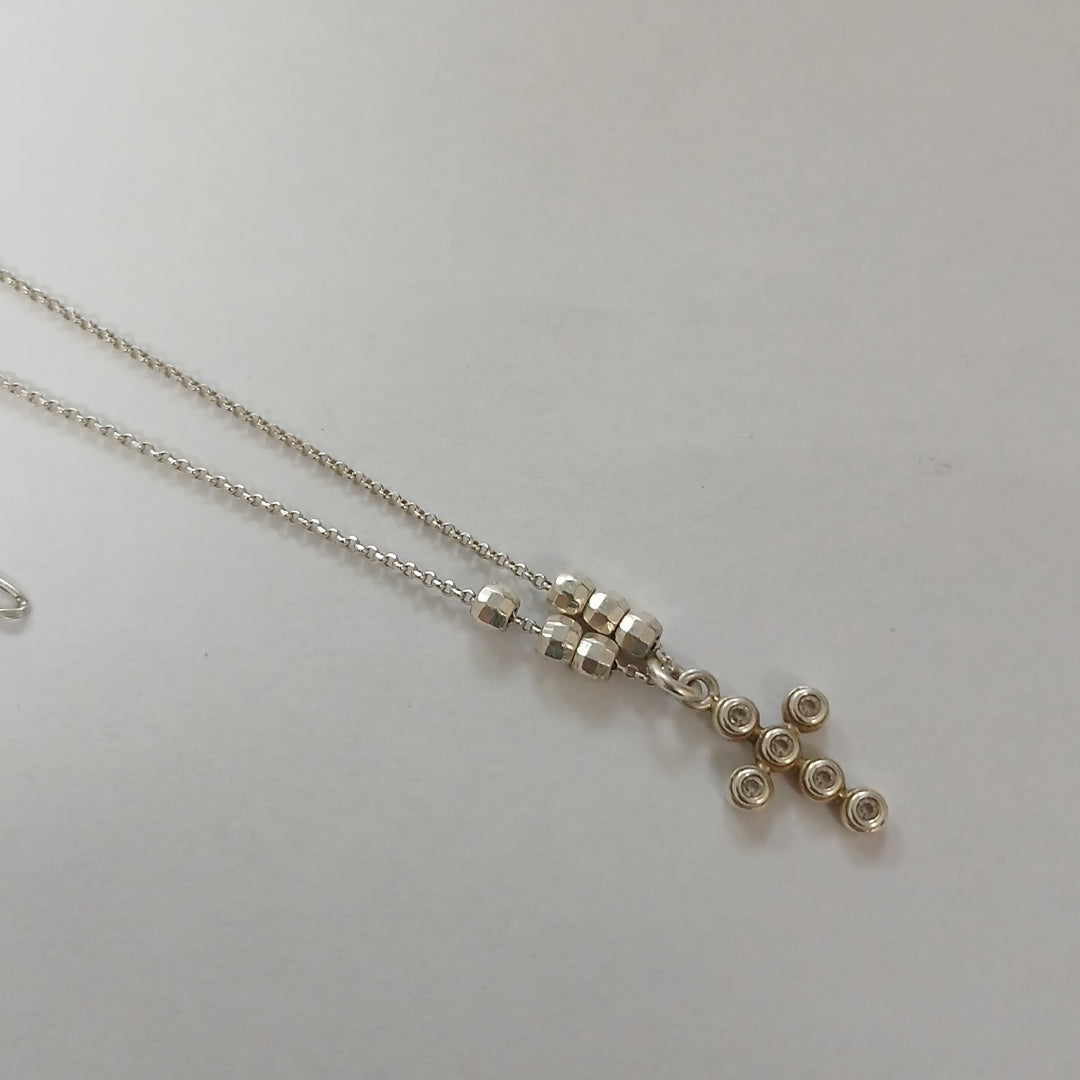 ARRACADAS PAR, DIJE, GARGANTILLA, PULSERA PLATA 11.4 GRMS (SEMINUEVO)