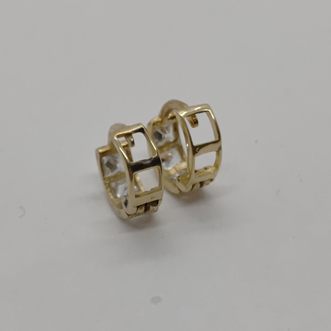 ARRACADAS PAR ORO 10 K 1.1 GRMS (SEMINUEVO)