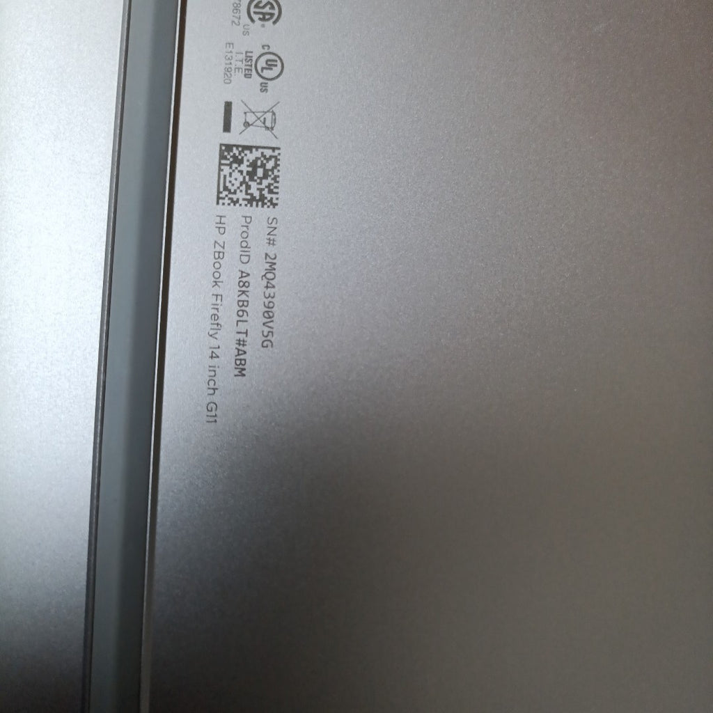 LAPTOP HP ZBOOK FIREFLY 14 G11 (2024) 512 GB SSD 16 GB RAM (SEMINUEVO)