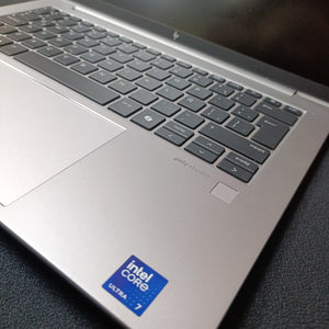 LAPTOP HP ZBOOK FIREFLY 14 G11 (2024) 512 GB SSD 16 GB RAM (SEMINUEVO)