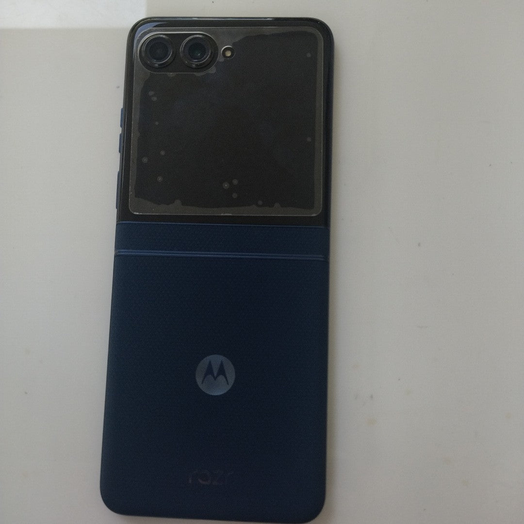 CELULAR MOTOROLA RAZR 60 XT2553-1 (2025) 512 GB 12 GB RAM (SEMINUEVO)
