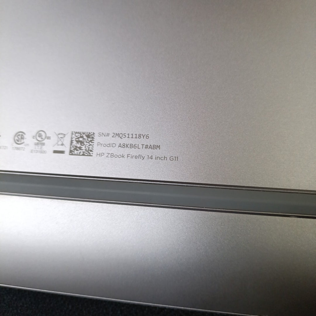LAPTOP HP ZBOOK FIREFLY 14 G11 (2024) 512 GB SSD 16 GB RAM (SEMINUEVO)