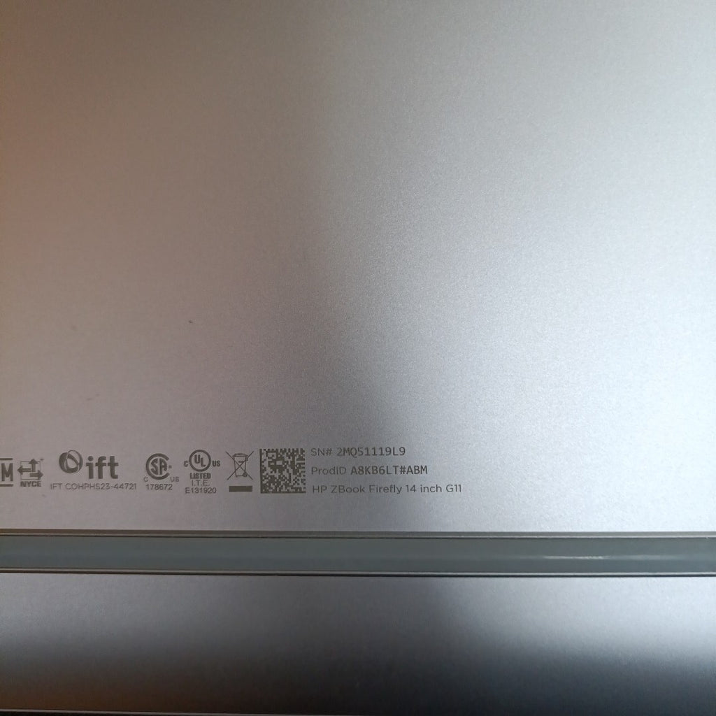 LAPTOP HP ZBOOK FIREFLY 14 G11 (2024) 512 GB SSD 16 GB RAM (SEMINUEVO)