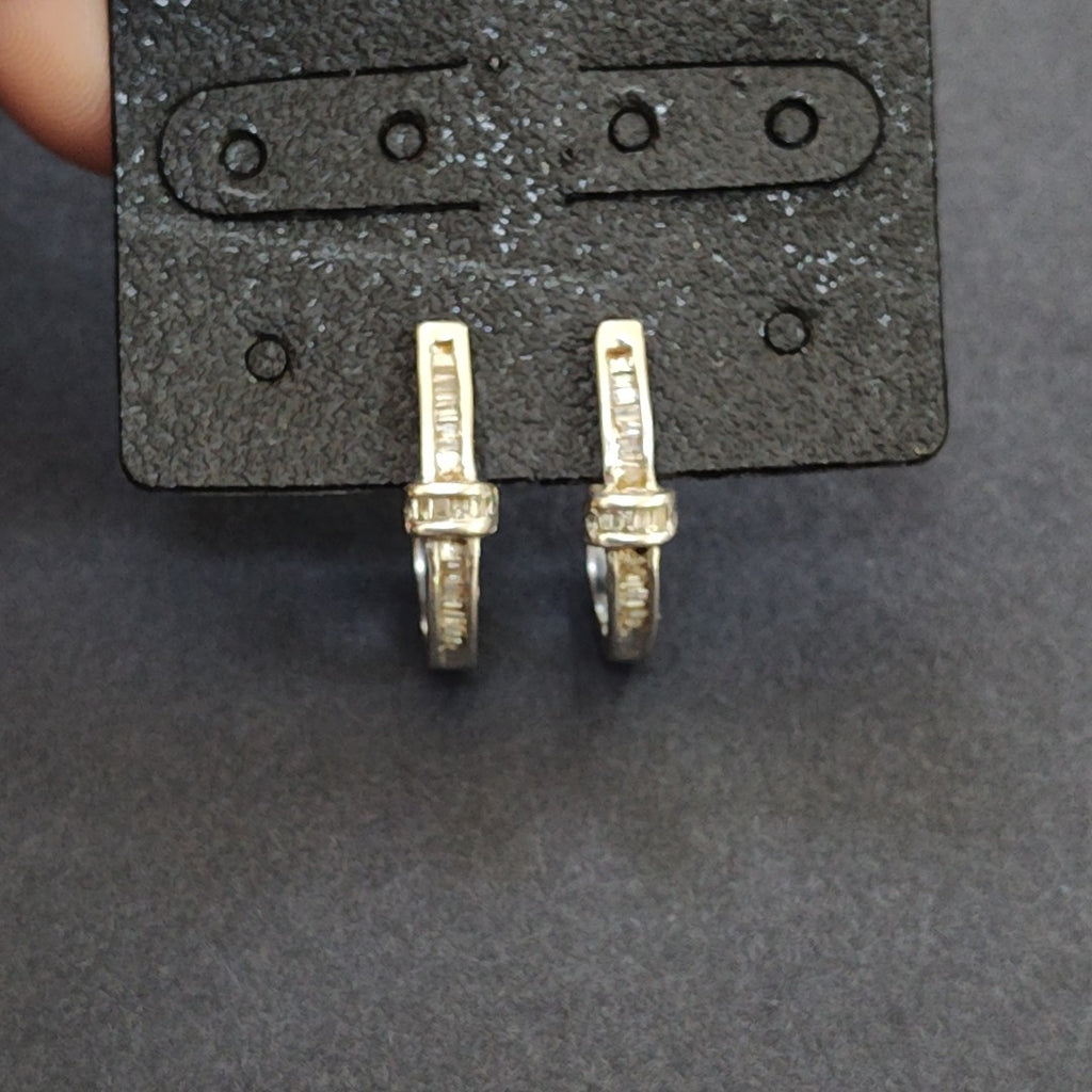 ARETES PAR ORO BLANCO 14 K 2.4 GRMS (SEMINUEVO)