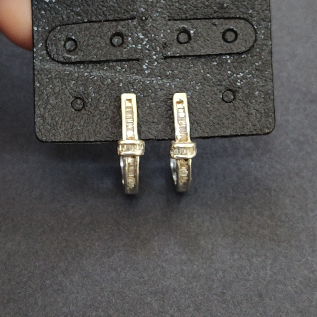 ARETES PAR ORO BLANCO 14 K 2.4 GRMS (SEMINUEVO)