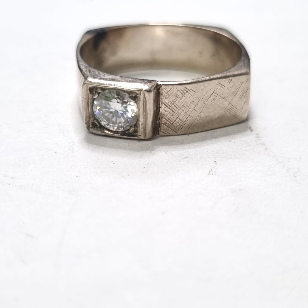 ANILLO ORO 14 K 9.5 GRMS (SEMINUEVO)