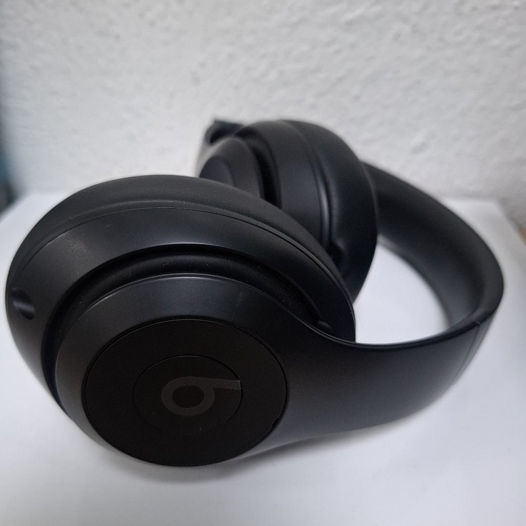 AUDIFONOS BEATS STUDIO PRO INALAMBRICO OVER EAR (SEMINUEVO)