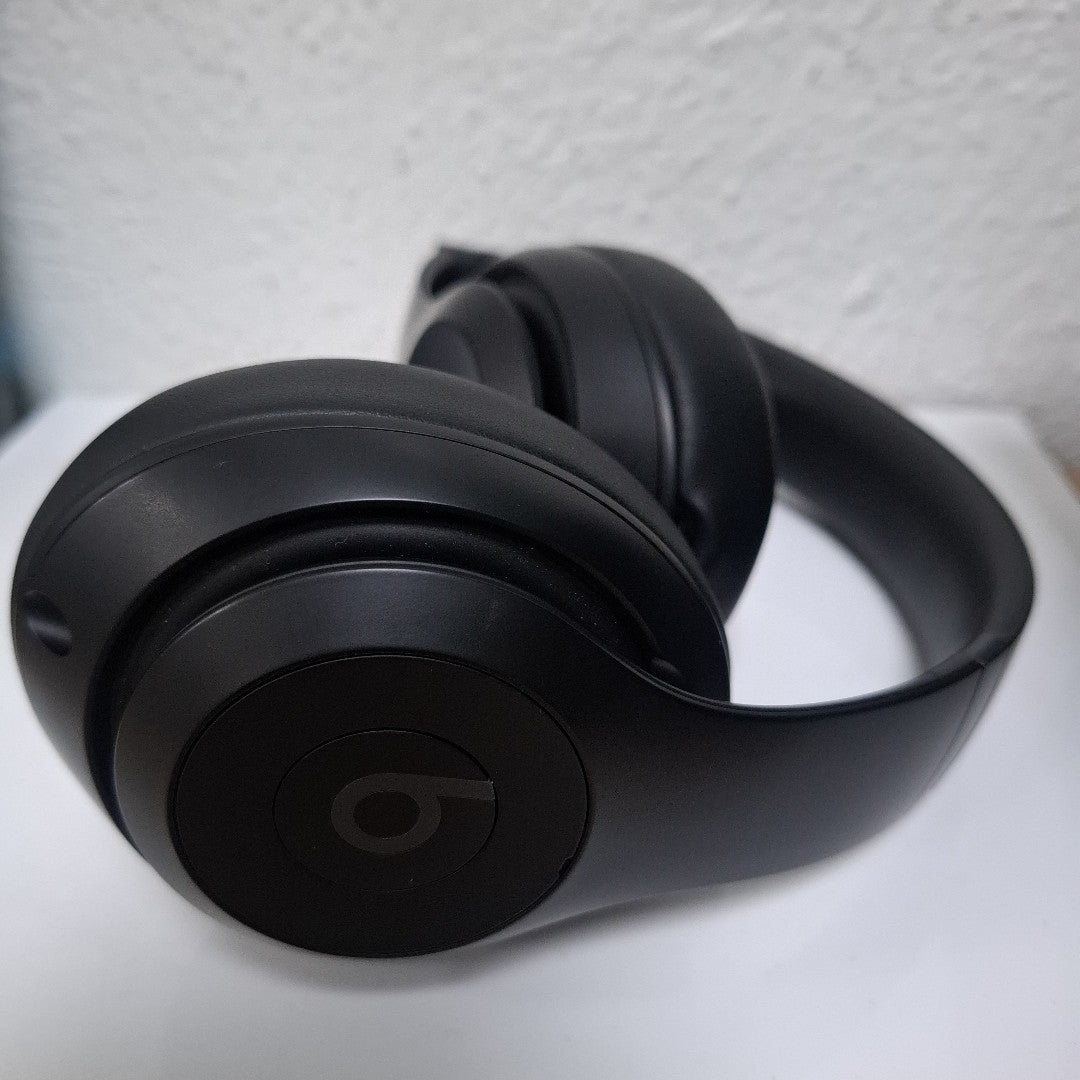 AUDIFONOS BEATS STUDIO PRO INALAMBRICO OVER EAR (SEMINUEVO)