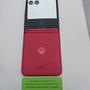 CELULAR MOTOROLA MOTO RAZR 40 ULTRA XT2321-1 (2023) 256 GB 8 GB RAM (SEMINUEVO)