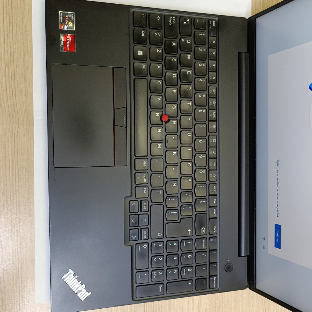 LAPTOP LENOVO THINKPAD E16 GEN 1 (2024) 1 TB SSD 40 GB RAM (SEMINUEVO)