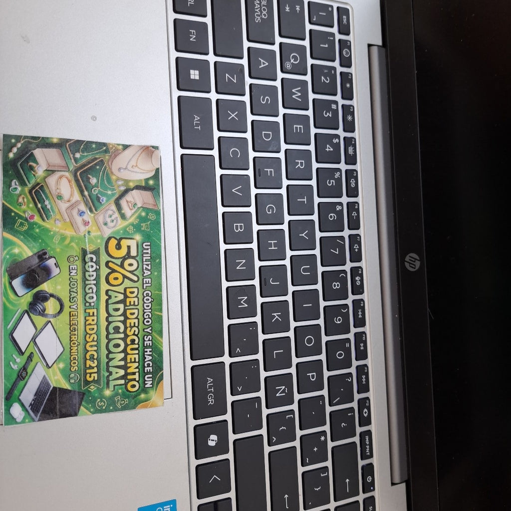 LAPTOP HP 240R G10 (2025) 512 GB SSD 8 GB RAM (SEMINUEVO)