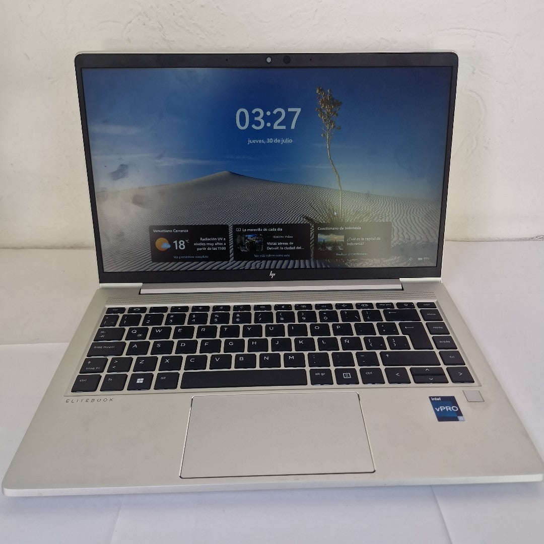 LAPTOP HP ELITEBOOK 640 G9 (2023) 256 GB SSD 16 GB RAM (SEMINUEVO)